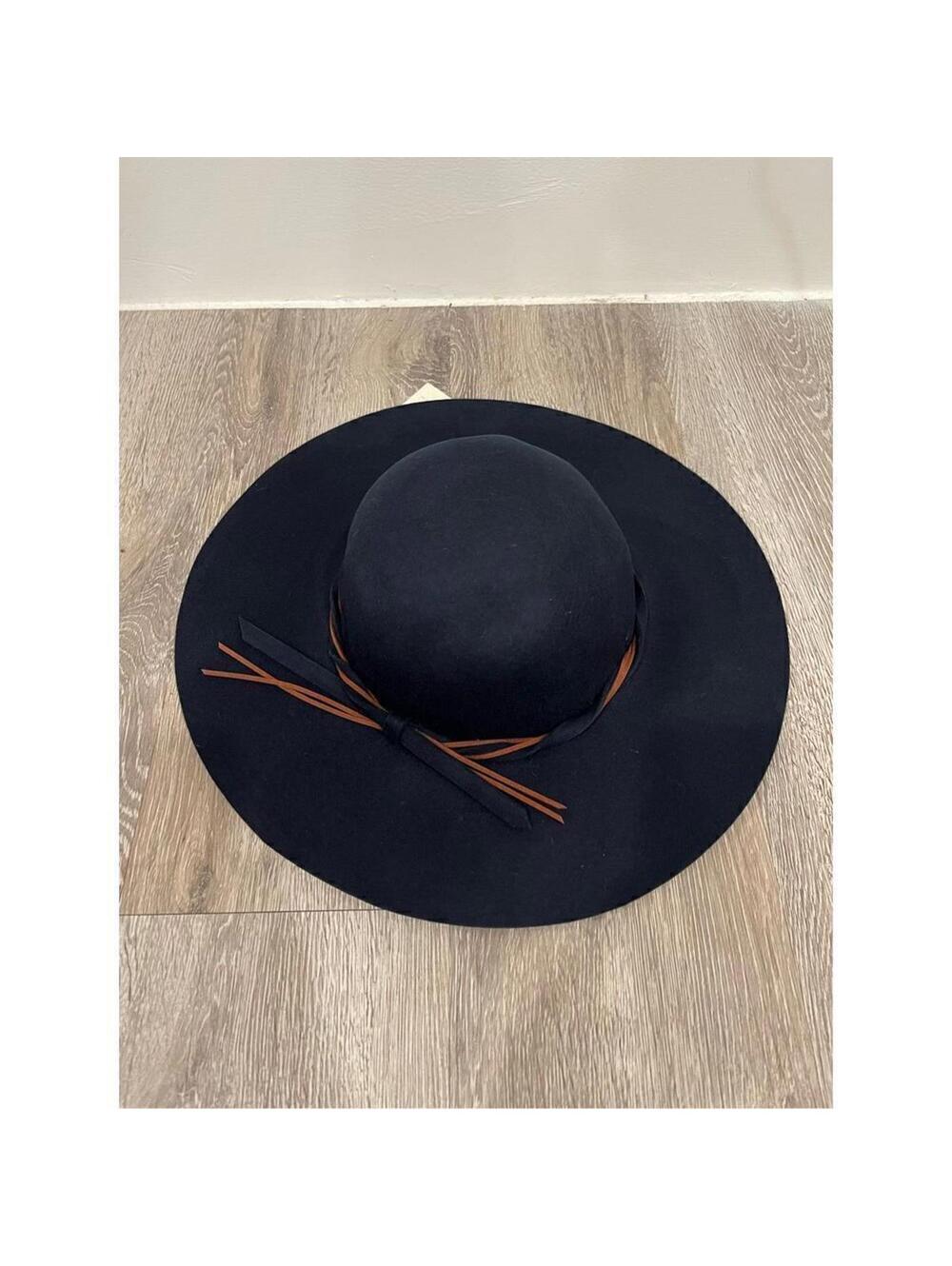 NWT Quagga Green Label navy Hat & bracelet